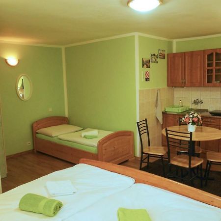 Apartman Pri Zamocku Besenova Ngoại thất bức ảnh