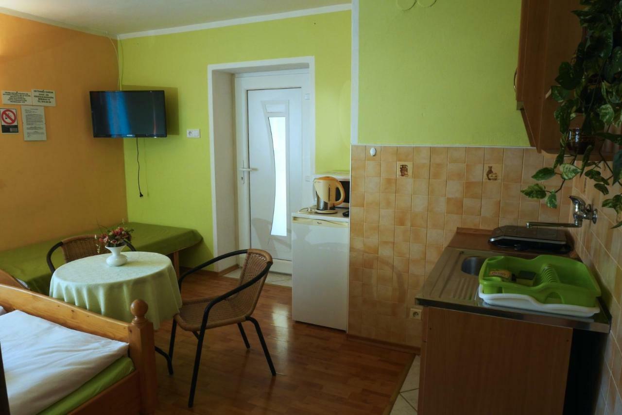 Apartman Pri Zamocku Besenova Ngoại thất bức ảnh