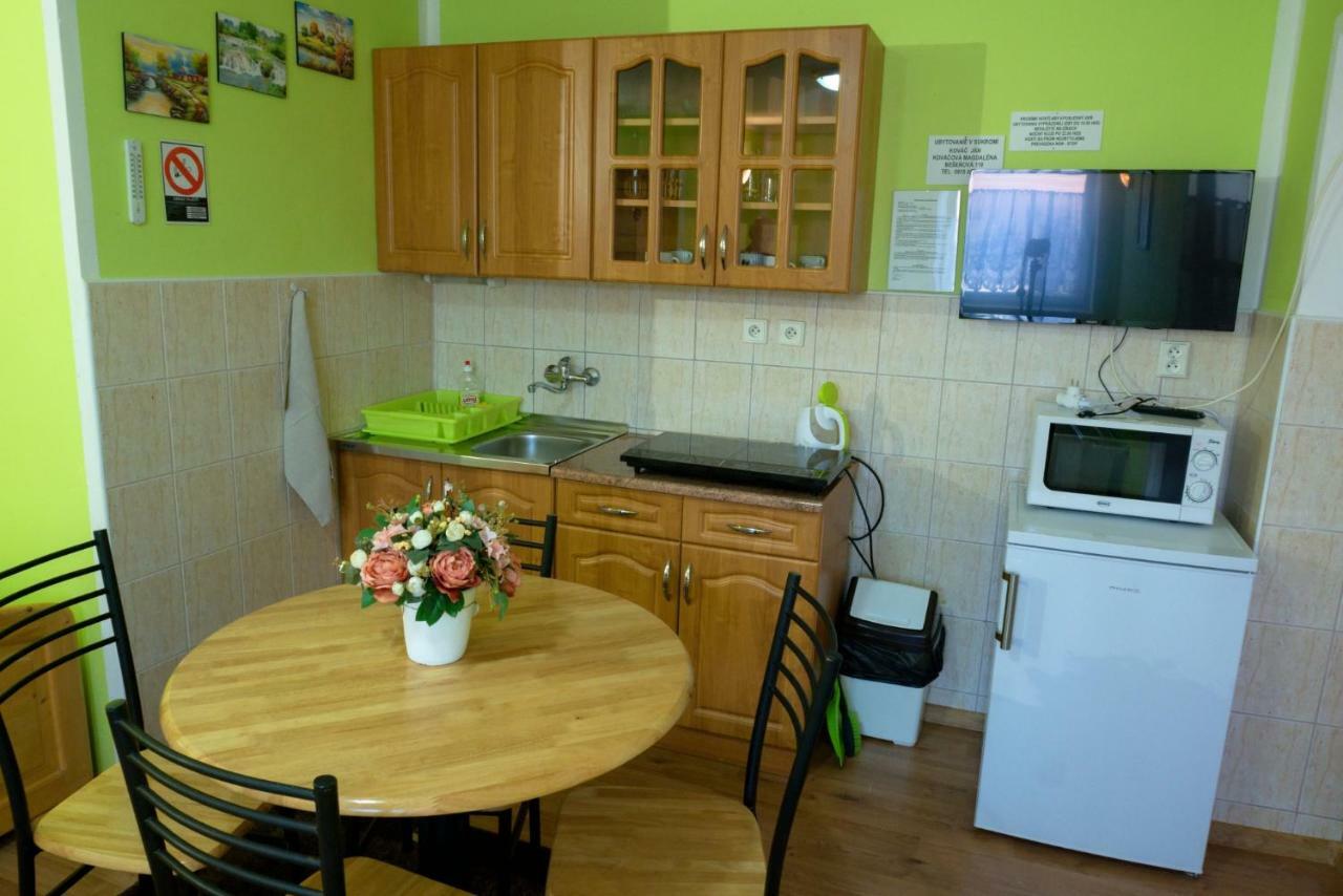 Apartman Pri Zamocku Besenova Ngoại thất bức ảnh